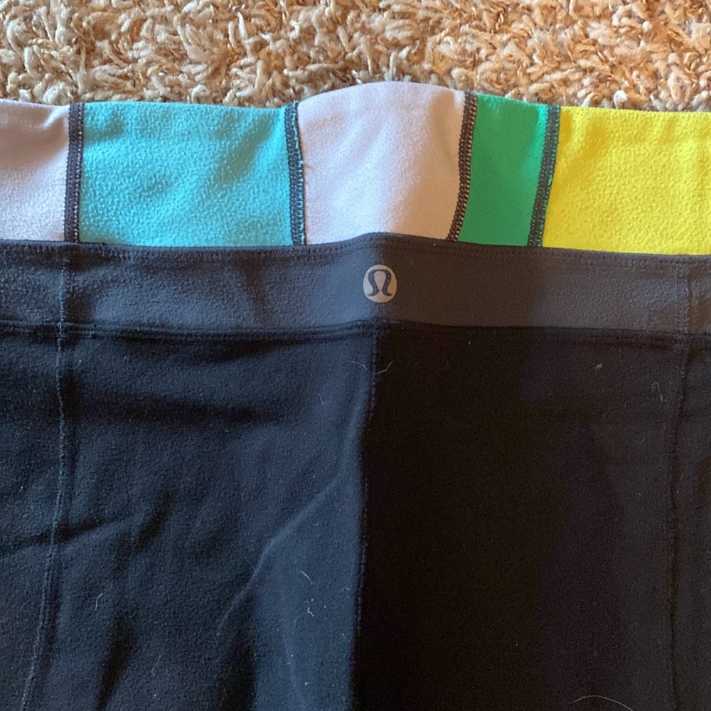 LULULEMON SIZE 8 FLARES - Picture 3 of 4